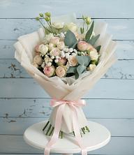 Букет цветов из:  Розы и Лизиантусы в Завитинске
