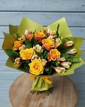 Букет цветов из:  Альстромерии и Розы в Завитинске