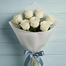 Букет 7 Белых роз Эдлесс Лав в Завитинске