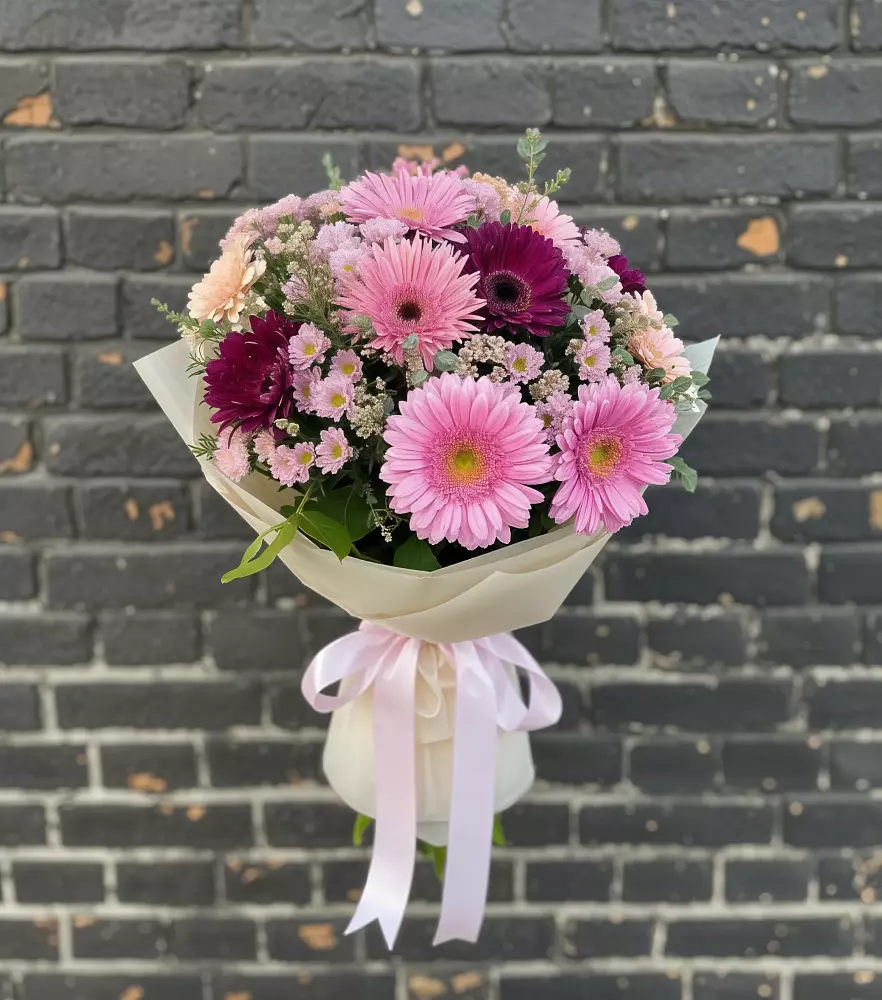 Букет цветов из: Герберы и Хризантемы в Завитинске