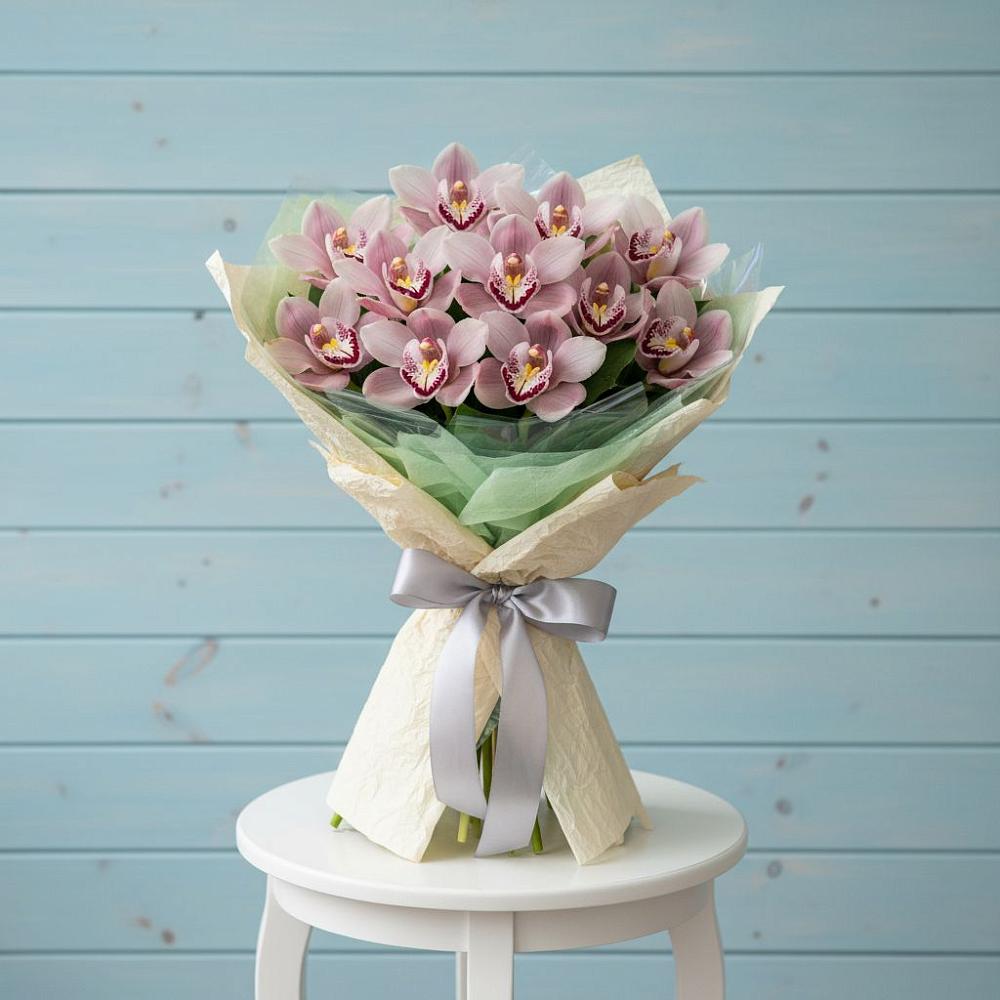 Букет цветов из: Орхидеи и Розы в Завитинске