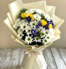 Букет цветов из:  Ирисы, Хризантемы и Розы #REPLACE_PRED# Завитинске