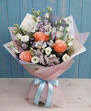 Букет цветов из:  Лизиантусы, Розы, Альстромерии и Гипсофила в Завитинске