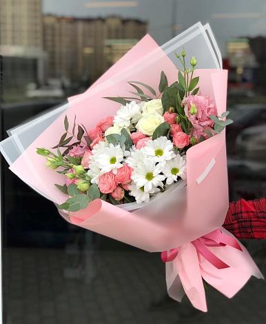 Букет цветов из: Розы, Лизиантусы и Хризантемы в Завитинске