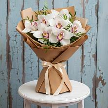Букет цветов из:  Орхидеи и Розы в Завитинске